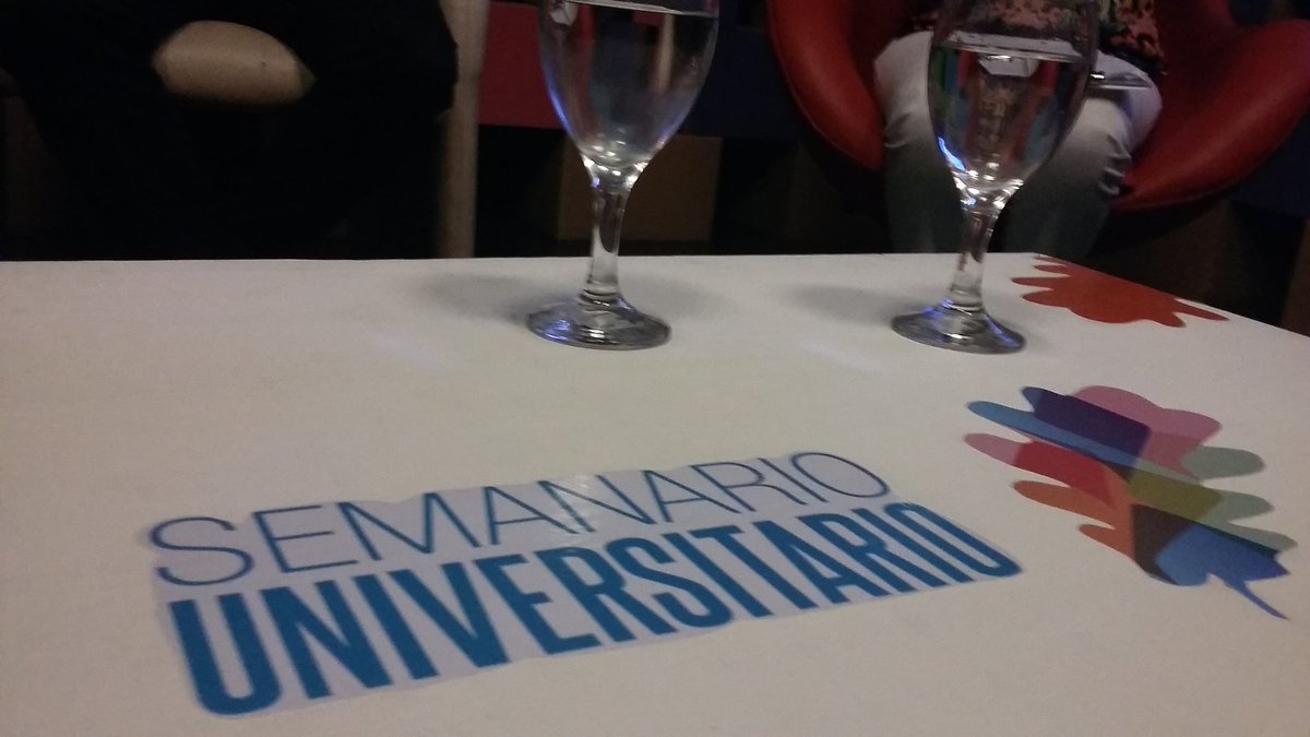 En minutos estaremos en #SeminarioUniversitario por <a href="/TvUnlp/">UNLP TV</a> Miranos en el canal 56 TDA o en tv.unlp.edu.ar