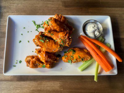 HBSurfCityUSA's tweet photo. 10 Best Places to find Great Chicken Wings in #OrangeCounty, including @Eureka_HB in #HuntingtonBeach! https://t.co/tzF3KoRf4a