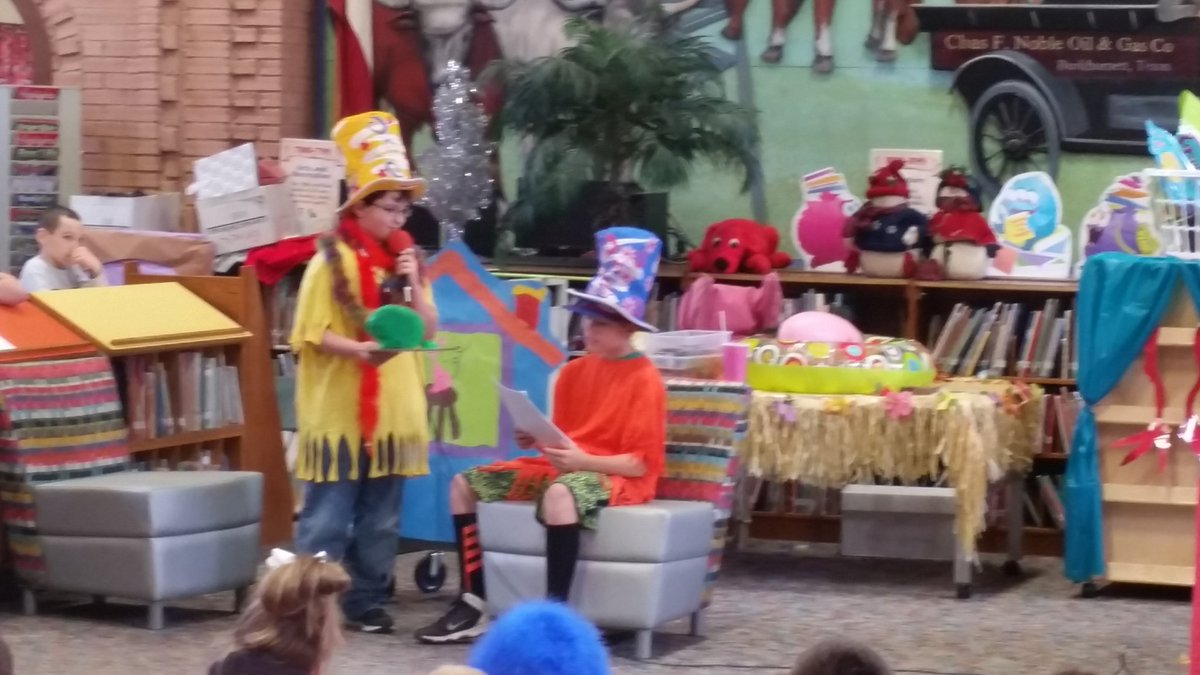 TowerPrincipal's tweet photo. OUTSTANDING 5th graders! Great skits! @HardinBurk @burkburnettisd https://t.co/VtS0cvWiZJ