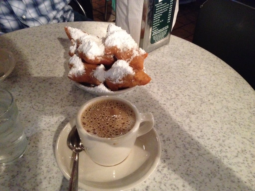 Yirdaz_Elsavon's tweet photo. Ahh, Sipping Coffee and eating fresh beignet in Cafe du Monde, not a bad way to finish the week. #getaloadofme #real https://t.co/tLgiupz5nm