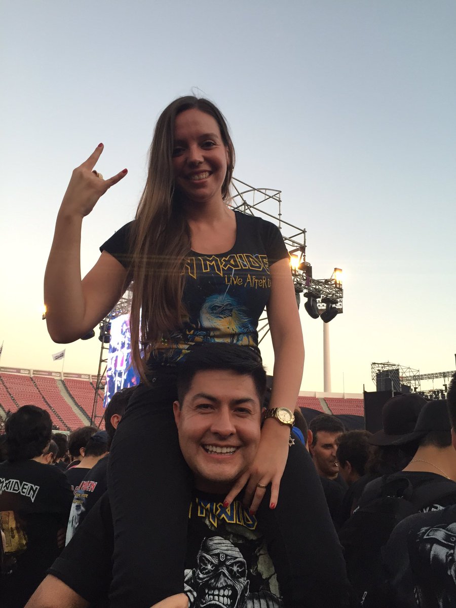 percymarin's tweet photo. Junto a @Cami_FloresO en #IronMaidenEnChile @futurofm https://t.co/NHmX7FhKSi