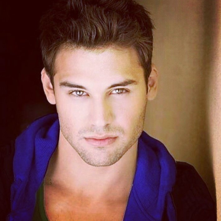 Ryan Guzman Shirtless Pretty Little Liars