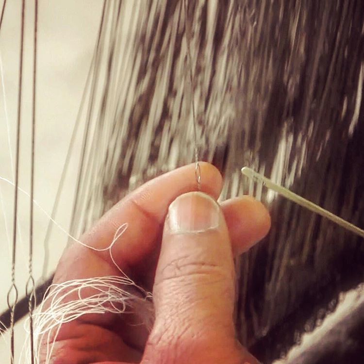 FromTheRoad's tweet photo. Each of the 2000 cashmere stands are hand fed through two sets of eyelets. #artisanmade #handweaving #Nepal #slowfa… https://t.co/kc5Onn8pqf