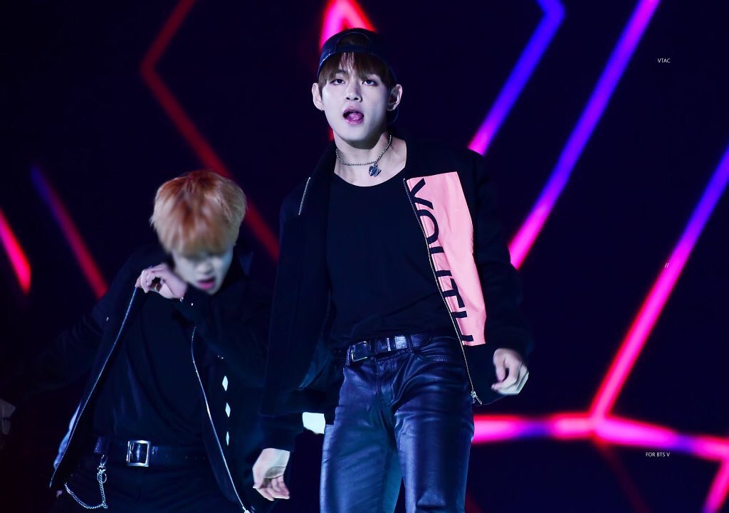 BTS_HATS's tweet photo. https://t.co/Lhy66FfK3l