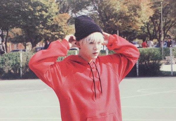 BTS_HATS's tweet photo. casual boyfriend look https://t.co/N2hpK4E3A5