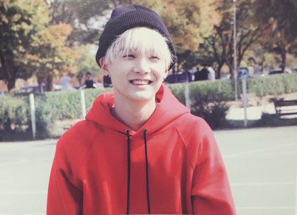 BTS_HATS's tweet photo. casual boyfriend look https://t.co/N2hpK4E3A5