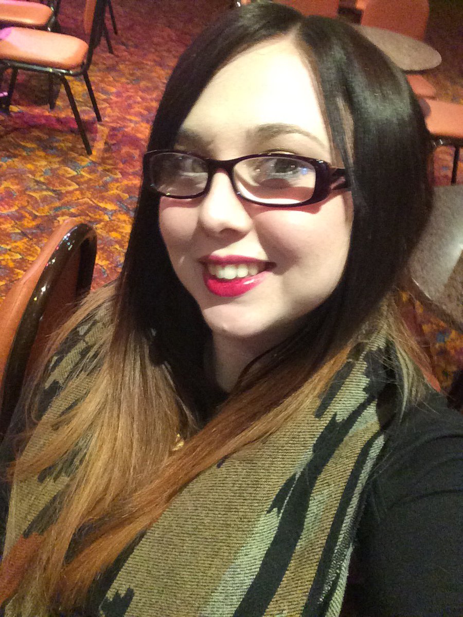 makeupbykerrie's tweet photo. Absolutely loved tonight's make up and it's lasted all night again! Thank you #Younique 😍😍😍 https://t.co/5DPlbMcbuw