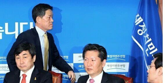 moonlove9804's tweet photo. 3일째..!!
더민주 당사앞에서
정청래의원
컷오프 구제 하라는
당원들과 국민들의
무제한 필리버스터가 있습니다!

오후 5시 더 민주 당사 앞으로
나와 주시길 바랍니다!

집회신고 했답니다!
고발뉴스 생중계!
https://t.co/aOmoIUJnMI