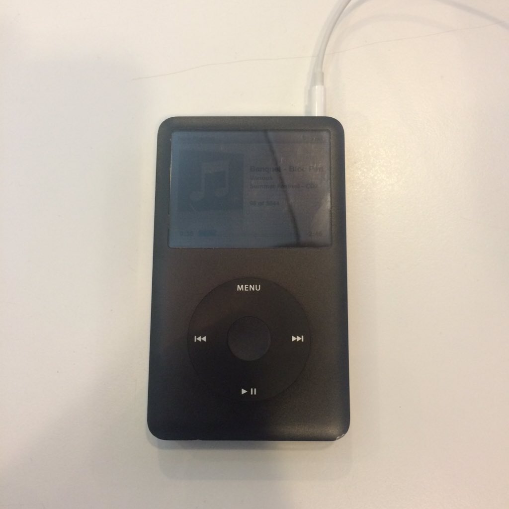 dapkor's tweet photo. #perfection. 160GB iPod. #TimCook please see the magic of this and bring it into the #iPhone line at reason. https://t.co/J09ELNqFWN