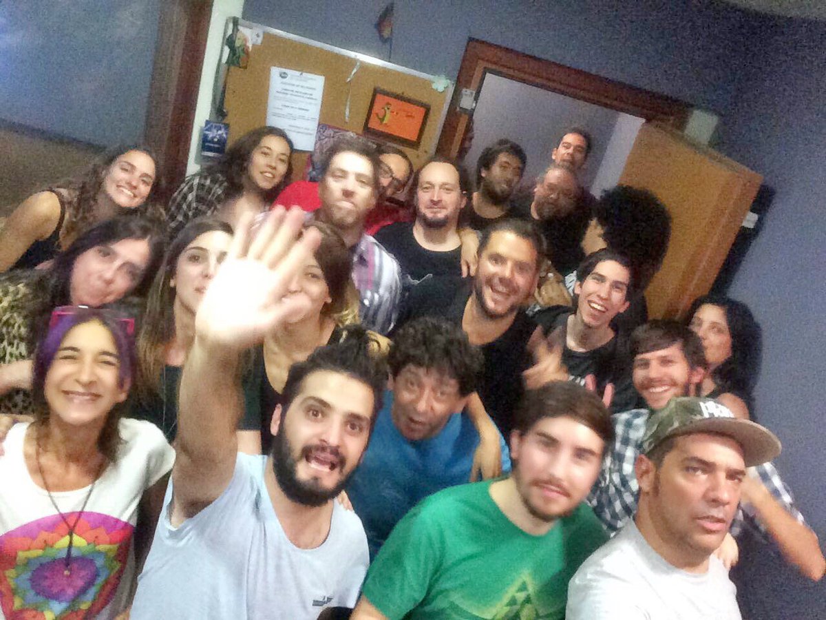 FioSargenti's tweet photo. Esto está siendo el último @TodoPerdonado, con familia y amigos. https://t.co/VTGcjGo7j8