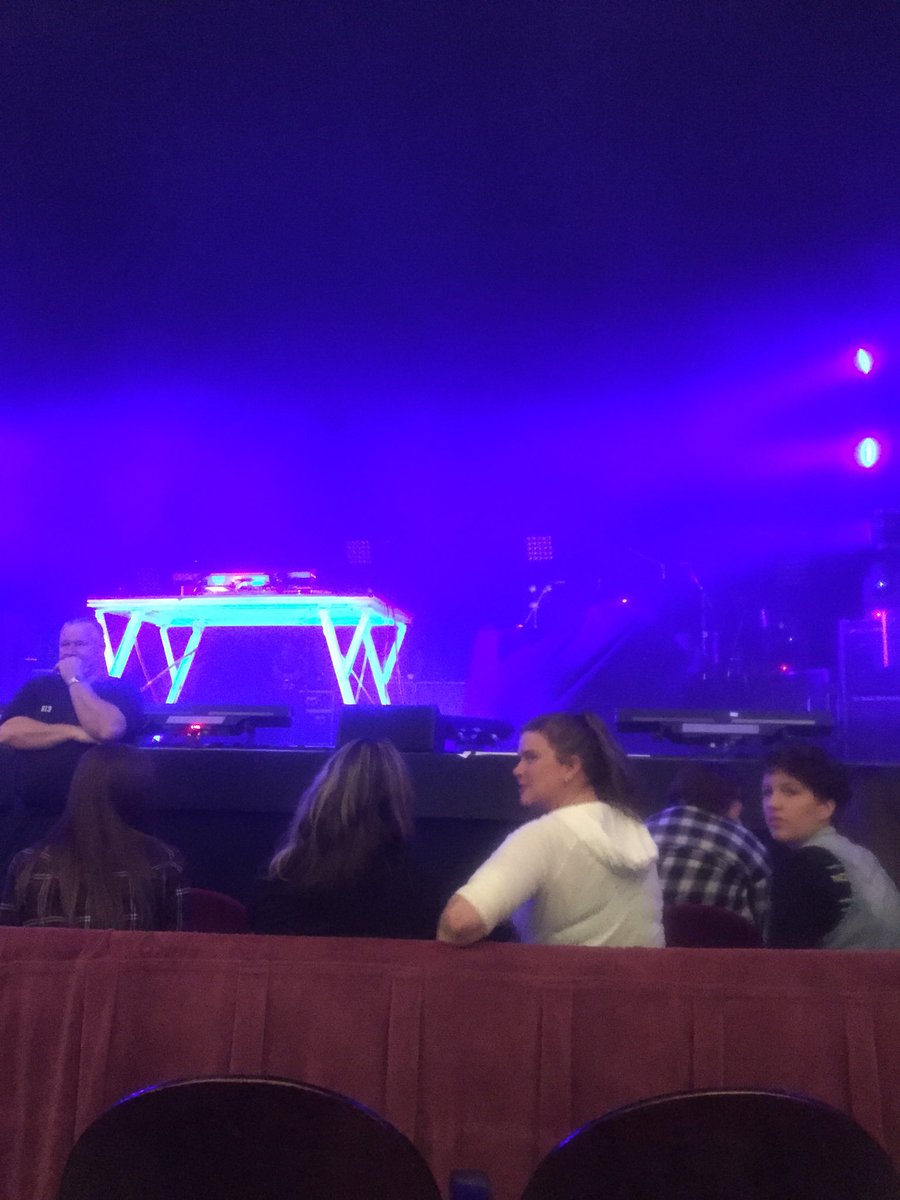 R5Minnesota's tweet photo. #R5inMN Who's here?? https://t.co/IKeN5iXM8i