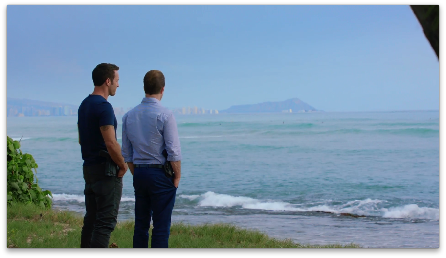 HawaiiFive0CBS's tweet photo. RT if you <3 #McDanno’s bromance https://t.co/VBCv2X2kEN #H50 https://t.co/EHSF4ztofa