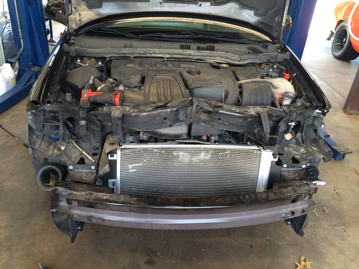 AutoAddictionOk's tweet image. Fixed a Car for a friend. Before and after. Don't text and drive. we do not do body work "yet" this was just a favor