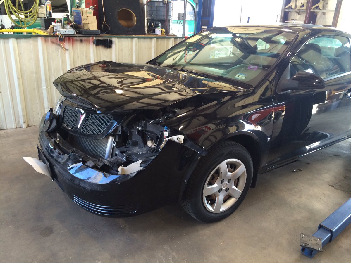 AutoAddictionOk's tweet image. Fixed a Car for a friend. Before and after. Don't text and drive. we do not do body work "yet" this was just a favor