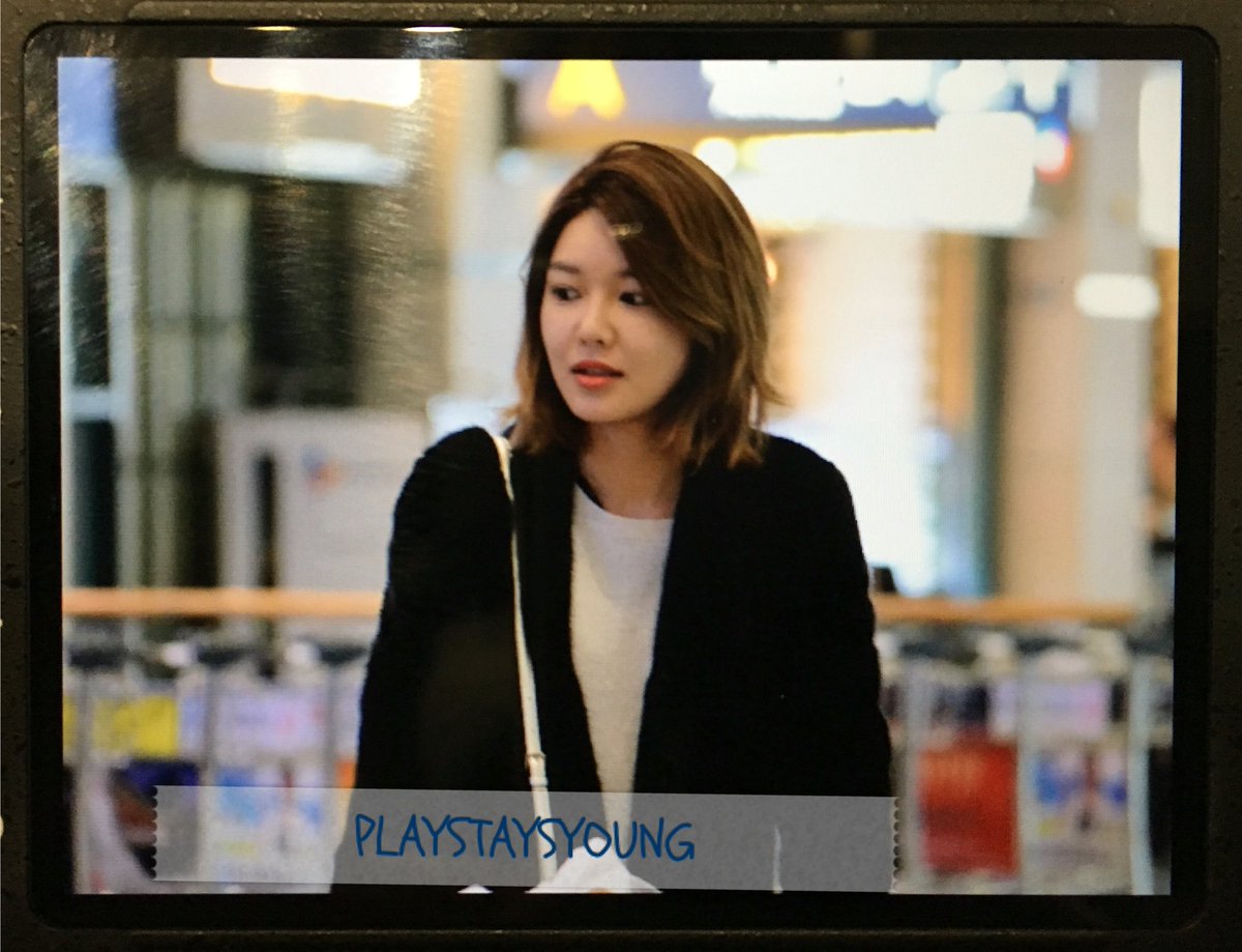 [PIC][12-03-2016]SooYoung trở về Hàn Quốc vào chiều nay CdU8fDkUIAAy2nF