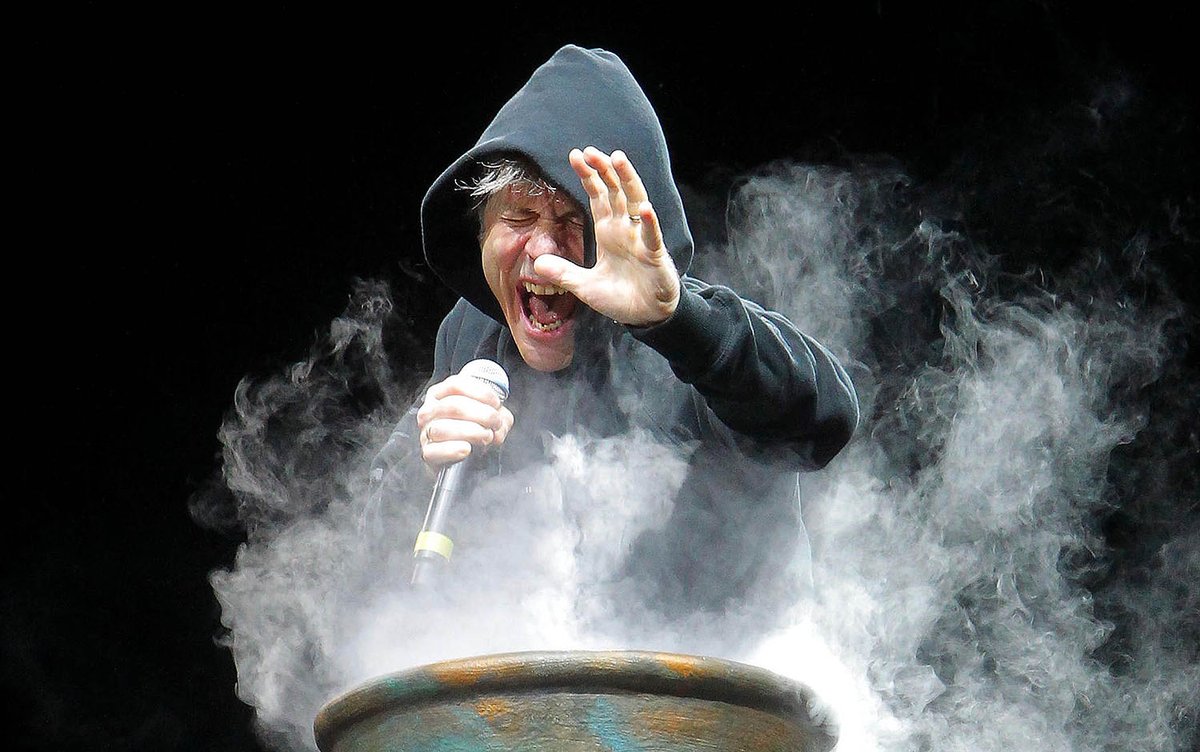 Revisa las mejores fotos de #IronMaidenEnChile emol.com/fotos/36561/