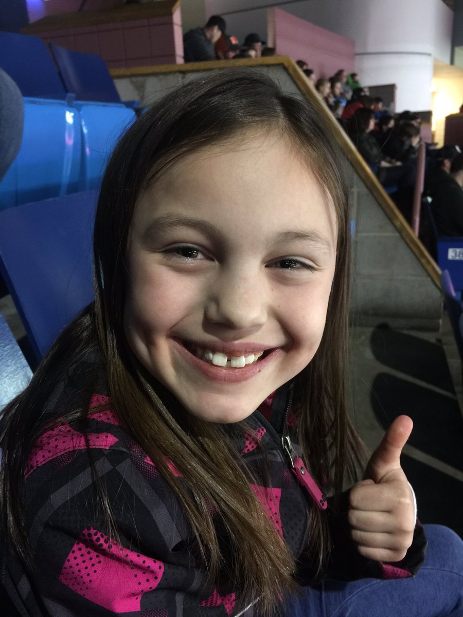 TheRVX's tweet photo. @EdmOilKings This Girls wants a #BOBBLEGRIFF in Sec 224 Row 39 Seat 10 https://t.co/mYGFCdOTyZ
