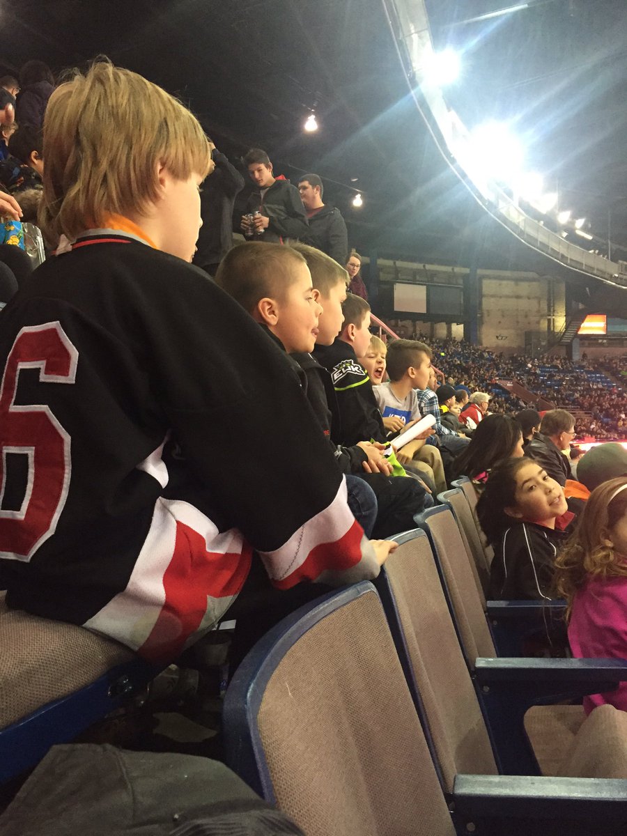 JulieMHelps's tweet photo. #NewSarepta novice Eagles bring team to watch @EdmOilKings tonight! Section 235 Rows 21-23 #BobbleGriff https://t.co/1MhZKpFzHW