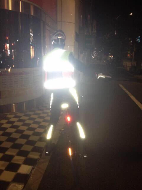 夜、ロードバイクで走るならこのくらいやっておくと存在感抜群ｗｗｗ