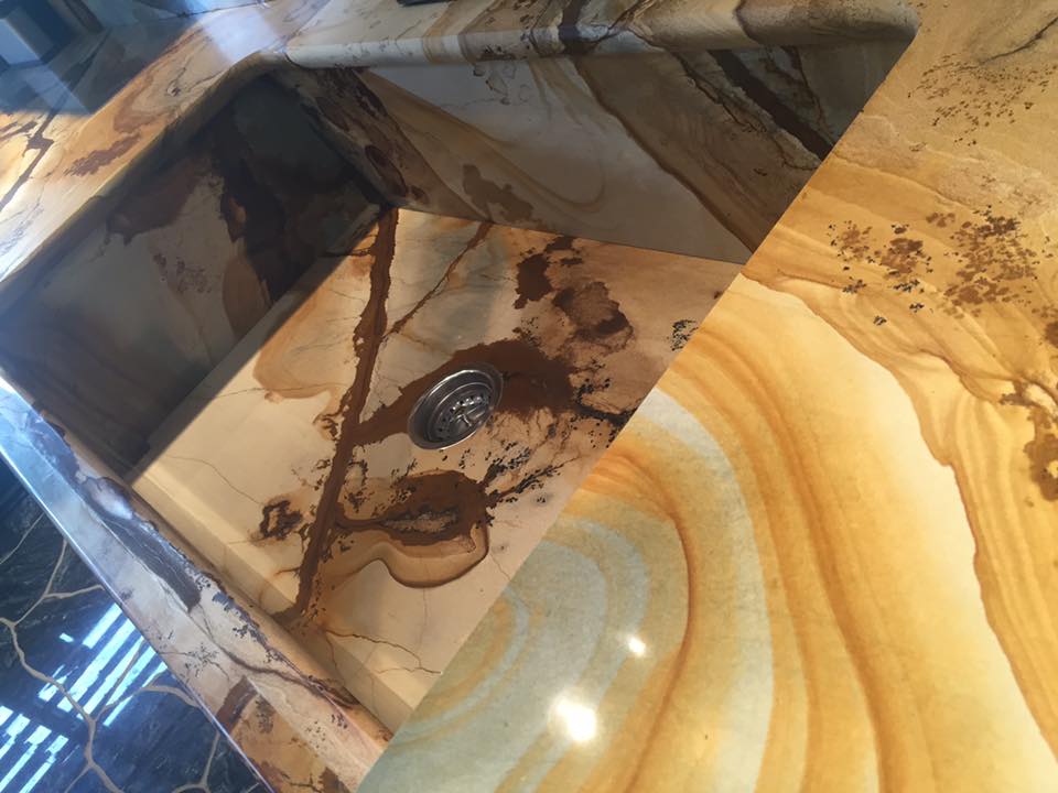 LinegarStone's tweet image. Palomino at its best! #granite #kitchen #interiordesign #qualitystonework #naturalstone