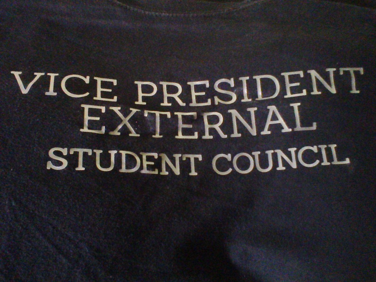tipenmakulit's tweet photo. Thank you SC and DFCAMCLP. Memorable year for me. #StudentCouncil1516 #VPEXTERNAL https://t.co/J4ZYYoX2yR