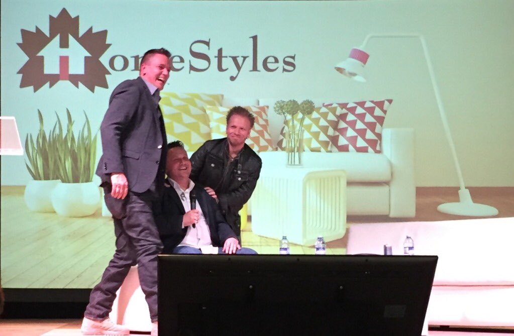 RogerGrona's tweet photo. Great evening and time interviewing @DamonBennett_ @PaulLafranceDES Thanks #Homestyles!!
#yxe #SRHBA #LotsAFun https://t.co/bazMa41p6s