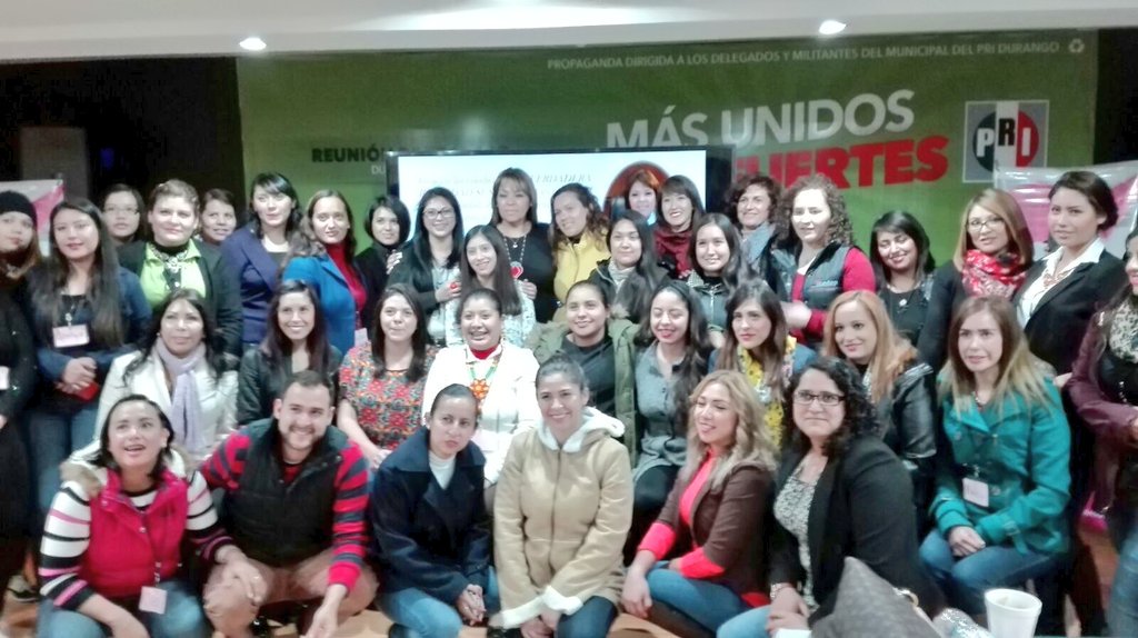 AnavelFernandez's tweet photo. Ponencia: La mujer en el ejercicio del poder y la toma de decisiones" gracias @MujerAvanza por la invitación https://t.co/8aajUPtBGs