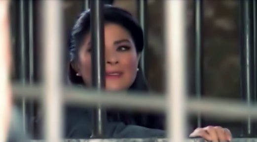 AriOrval's tweet photo. María ¿Eres tú? 😍 ¿De verdad eres tú? 😱 Okno 😂😂 ¡Qué guapa Vicuchis @victoriaruffo31! #LasAmazonas https://t.co/p9XWeUu446