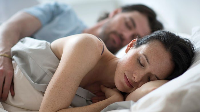 usweekly's tweet image. Women need more sleep than men because their brains work harder, according to a new study: usm.ag/1SHoz1e