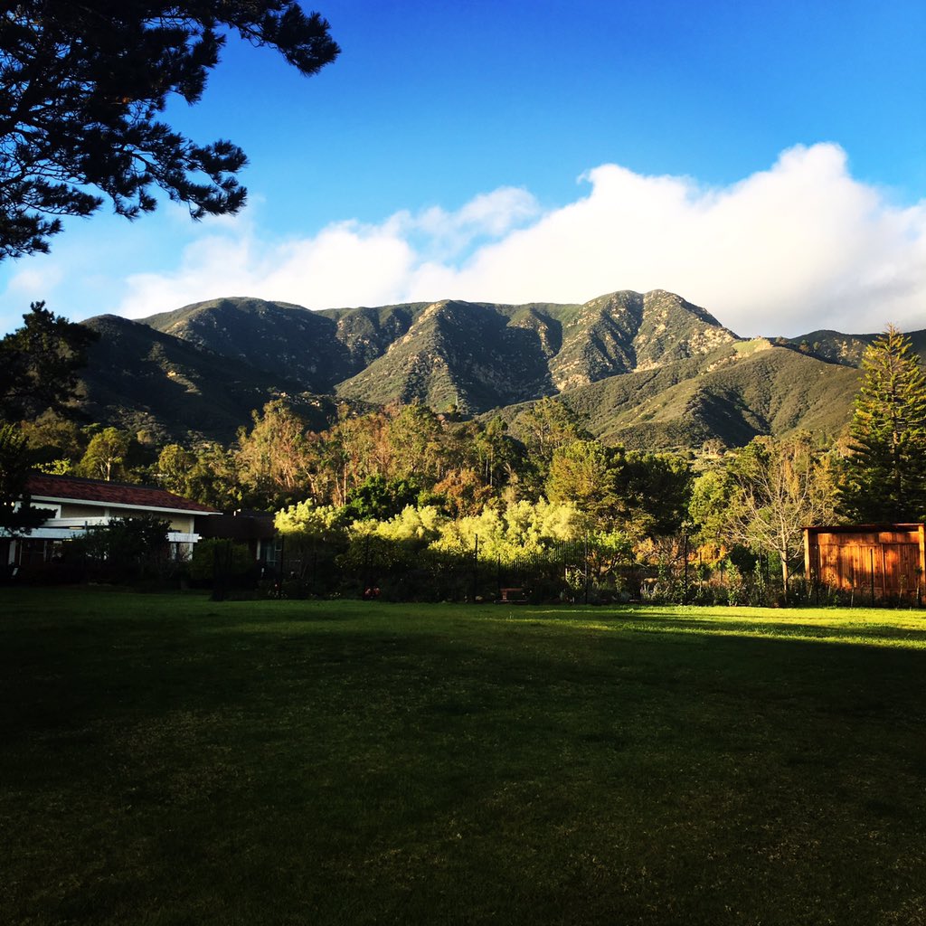 PacificaPost's tweet photo. Celebrating 40 Years https://t.co/kGd7jZPfxJ https://t.co/RdeXLKASH3
