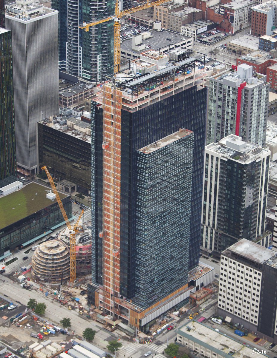 JohnLWheaton1's tweet photo. .@DaGr8Brendinni #Amazon #rufus19 #curtainwall #crane #walters&amp;wolf #Seattle https://t.co/ifcD0Bj4sr