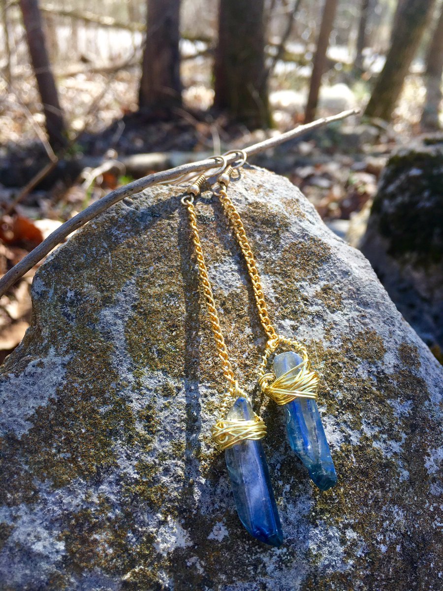 PearlsBullets's tweet image. #crystalearrings #shopesty #buynow #oneofakind shop bulletsandpearlss