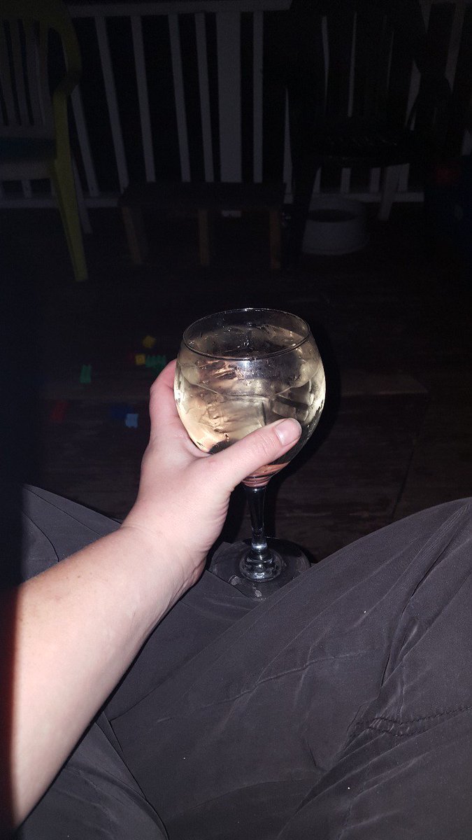 yeaitsthatgirl's tweet photo. @VictoriasSecret #FeverFridayContest
This is how I'm spending my Friday night. Back porch and a glass of wine https://t.co/V3CZ3FywB9