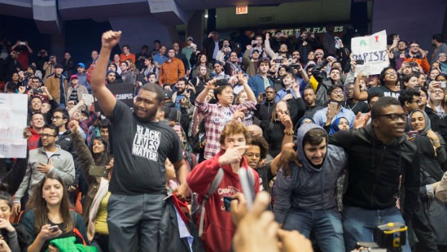 thehill's tweet image. JUST IN: Chicago police deny advising Trump to cancel rally hill.cm/SRwUNUk