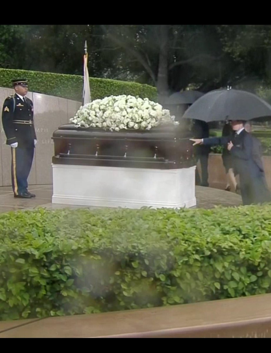 jake_piazza's tweet photo. I am honored to have been able to attend Mrs. Nancy Reagan's funeral. #rhsaphug https://t.co/YMdHzwAWDD