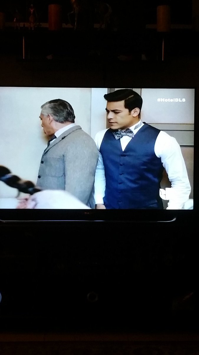 DallasPencoMani's tweet photo. Tan Guapo #MiSimba #HastaEnvejecer #EresTuSoyYoSomosLosDos. #PorSiempre @_CarlosRivera https://t.co/0D21K5f43M