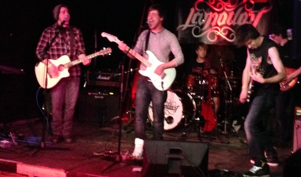 _FlirTatious1's tweet photo. These guys sound amazing @chasing_amber #localrock #ottawaneedsarockstation https://t.co/ls8niYoyBo
