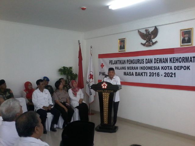 Humas_depok's tweet photo. Pelantikan pengurus dan Dewan kehormatan PMI Kota Depok masa bhakti 2016 -2021 @IdrisAShomad @pradi_supriatna https://t.co/B96cOlTv9i