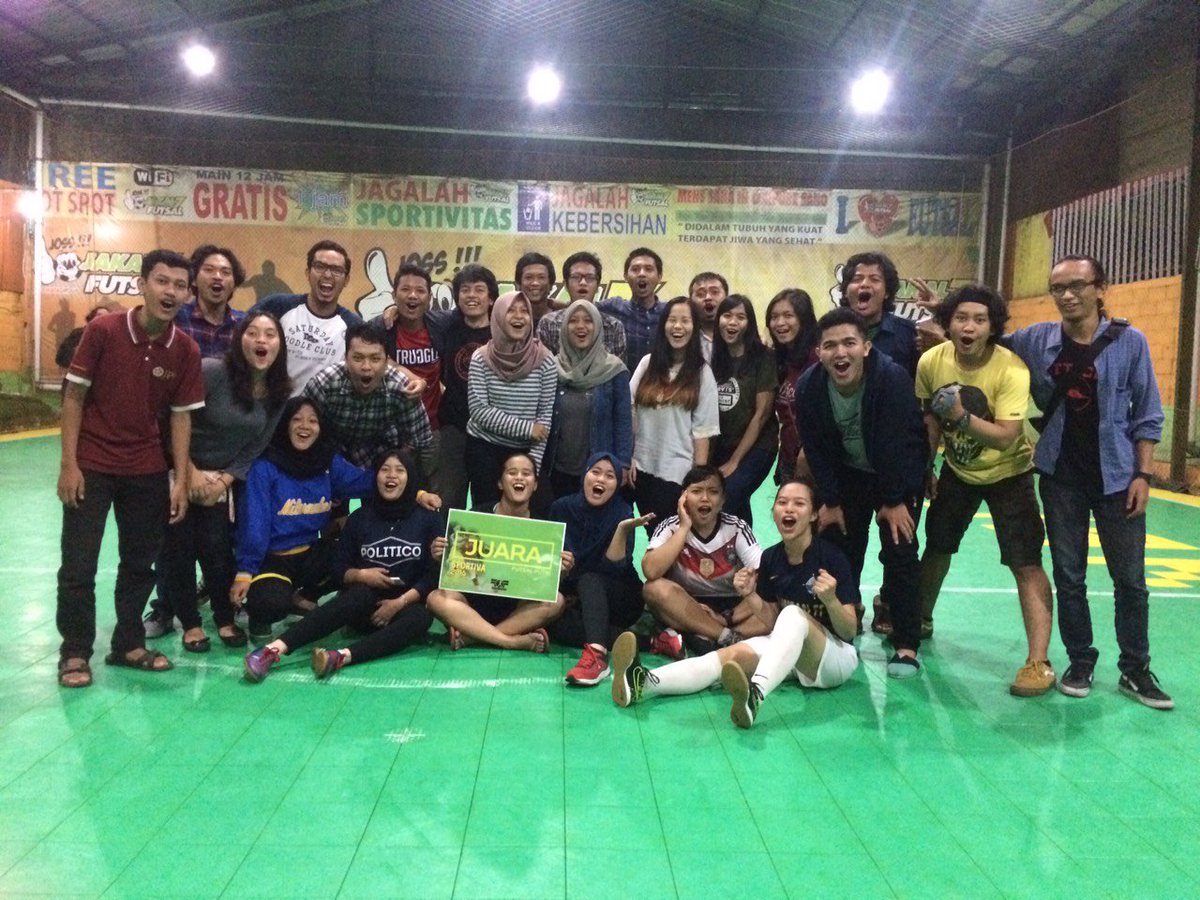 komapugm's tweet photo. Terimakasih atlet DPP telah mengantarkan DPP sebagai Juara Futsal Puteri SPORTIVA 2016! Kalian luar biasa! https://t.co/DJpkQnZqfQ