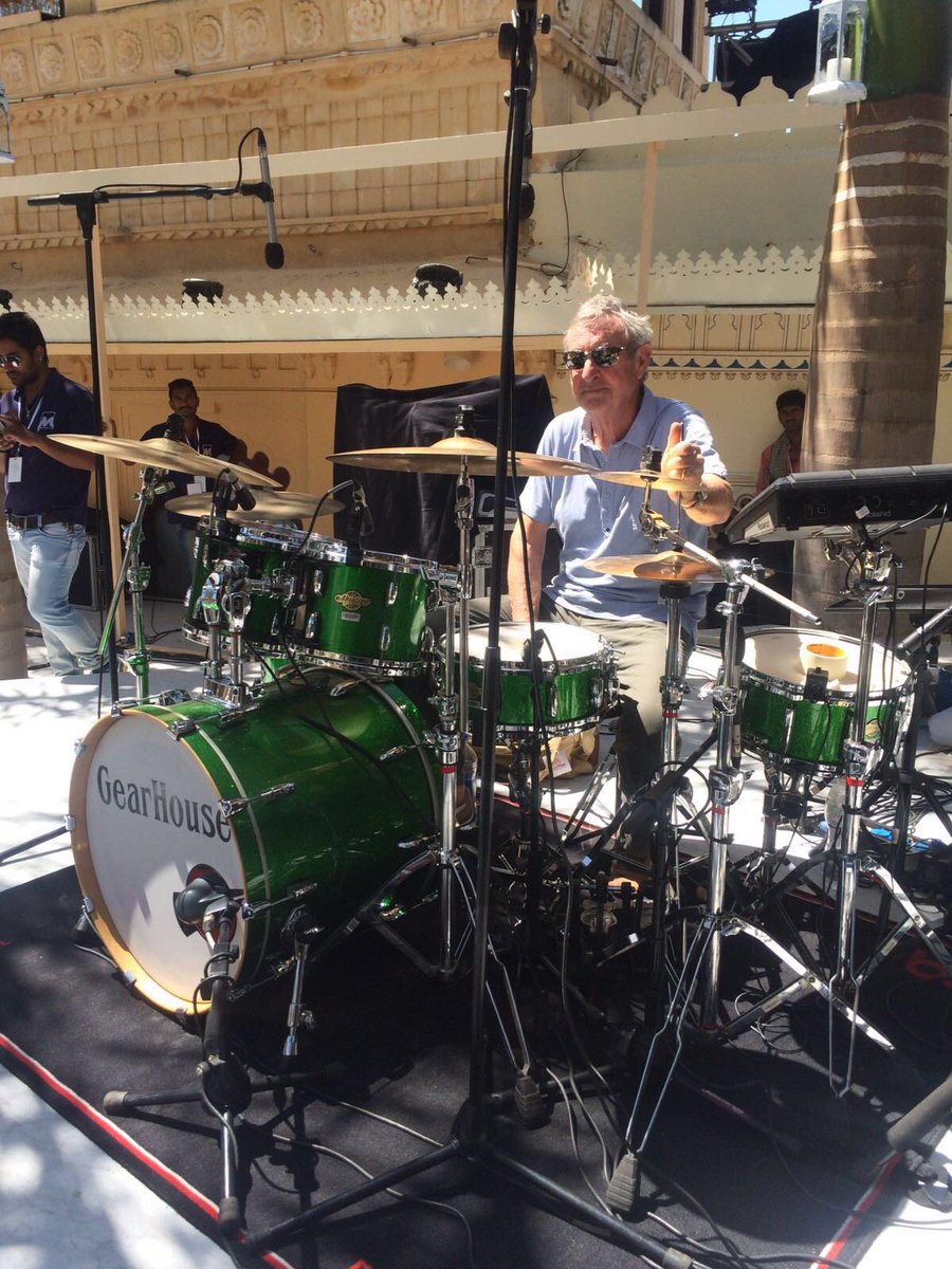 warren_dsouza's tweet photo. Thank you for this @nickmasondrums will treasure this @gear_house #NickMason #PinkFloyd https://t.co/b4vLpO0x5x