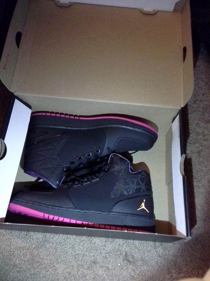 IvonneRamirez49's tweet photo. OMG Jordan love them so much# Jordan:D :) :)♡♡♡♡ https://t.co/IL6KDGcVf6