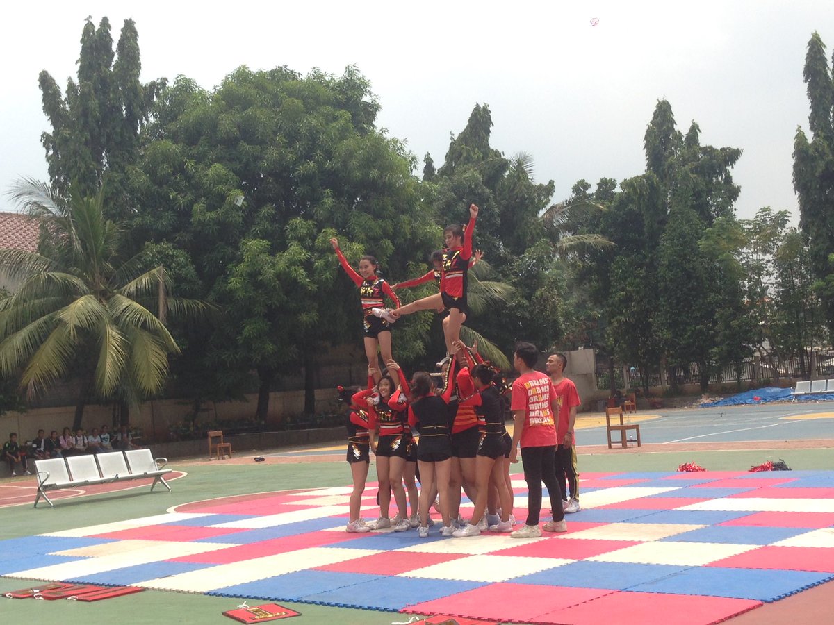penampilan cheers pertama oleh BLITZ🔝 wooo🎉