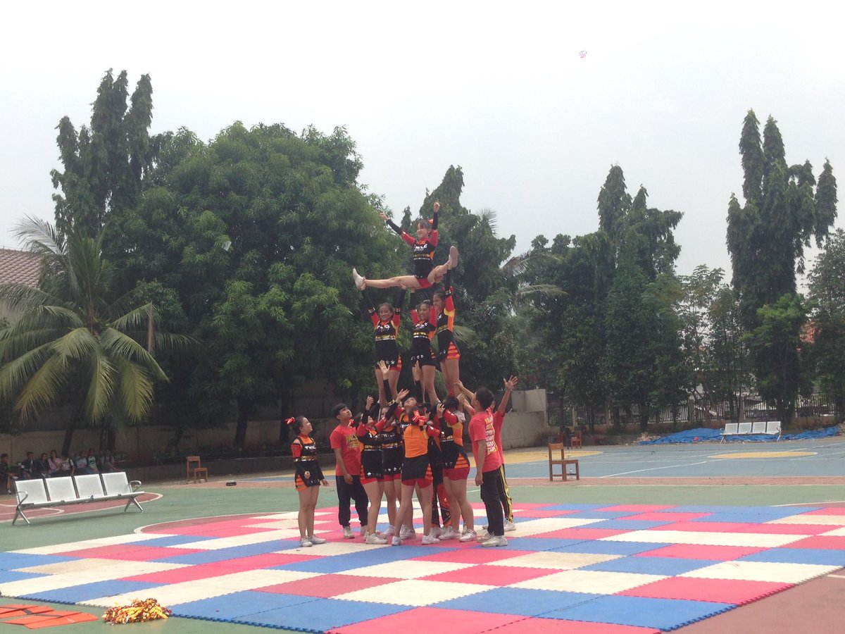 penampilan cheers keduaa oleh TWICE🔝🎉