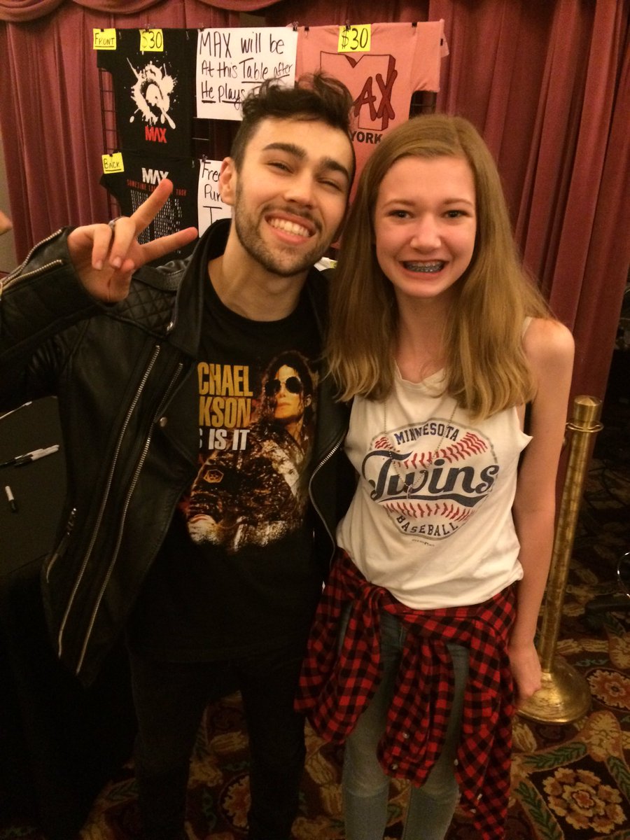 strwberryfranta's tweet photo. THANKS SO MUCH I CANT BELIEVE YOU RECOGNIZED ME😭😭💕💕 @Maxgschneider https://t.co/mNujkNZEB0