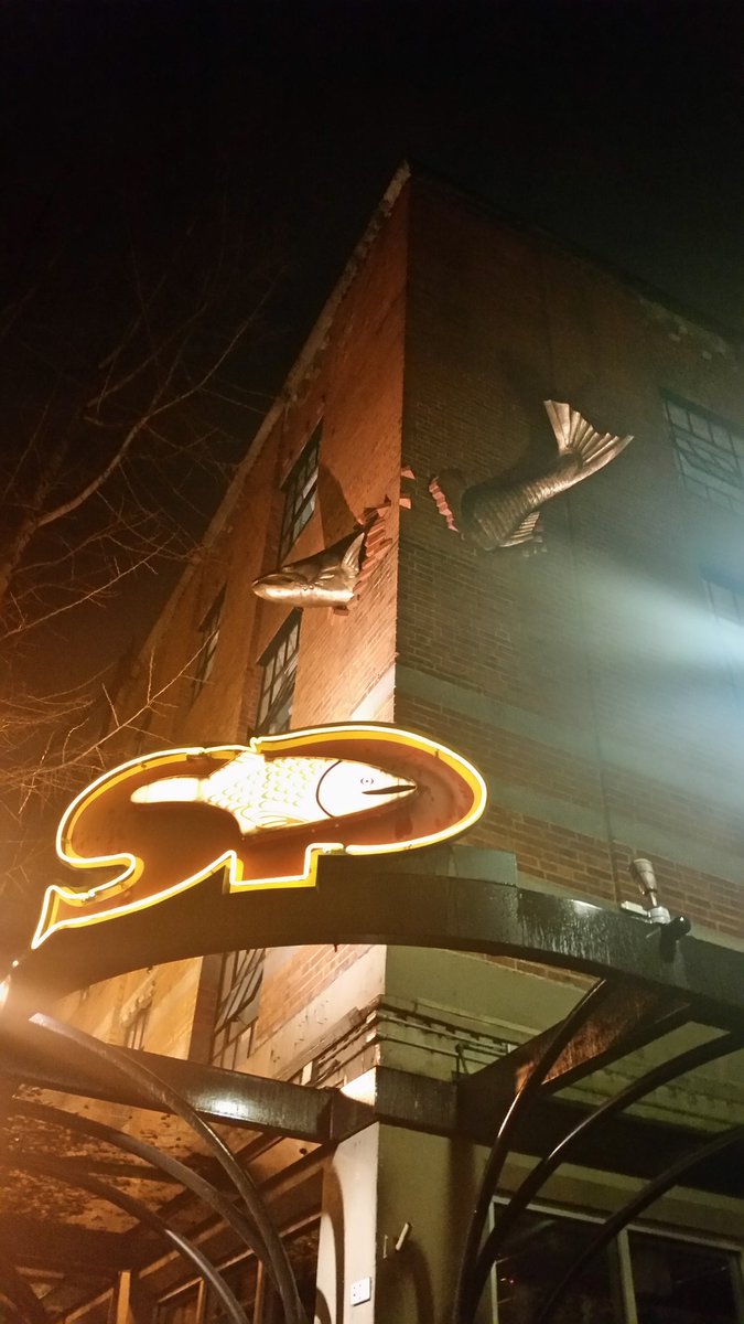 laurackimball's tweet photo. #doyo #idec16photo Southpark Seafood Portland, Oregon https://t.co/1yahgpqVXS