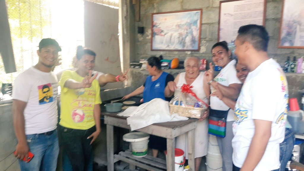 JS19JdistritoV's tweet photo. #FelicesdeCompartir
Promotoria Solidaria D5, realiza visitas a #MujeresValientes tortilleras, #MujeresAlFrente https://t.co/if2xAbVWRO