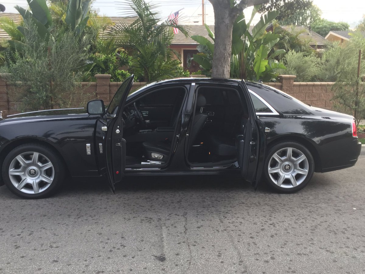 VIPLimoLV's tweet image. VipNLa is ready for your luxury sedan pick up with our new #Ghost #RR 702-400-4279