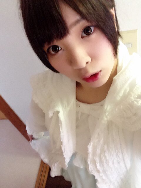 kanococo323's tweet photo. 今からラフォーレ原宿に納品しに行きます〜
前に古着で買ったピンクハウスのブラウスが良い感じにワンピと同じ丈でご満悦✨
#todaycoordinate https://t.co/b9jPdg7qMO