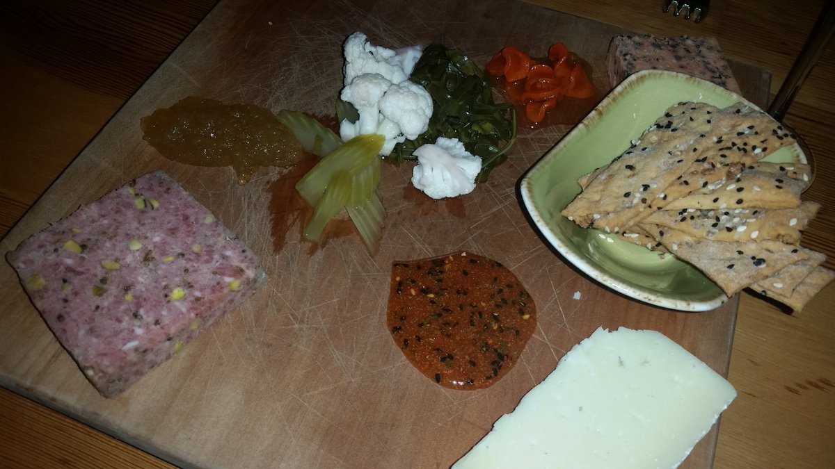 laurackimball's tweet photo. #doyo #idec16photo Board Food!  SF portland! https://t.co/rsHmtLz1Kx
