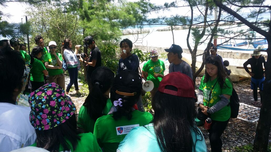 Levilevinia's tweet photo. #EM2016 #GREENPLANT Persiapan menanam koral https://t.co/IaeIJz7Psr